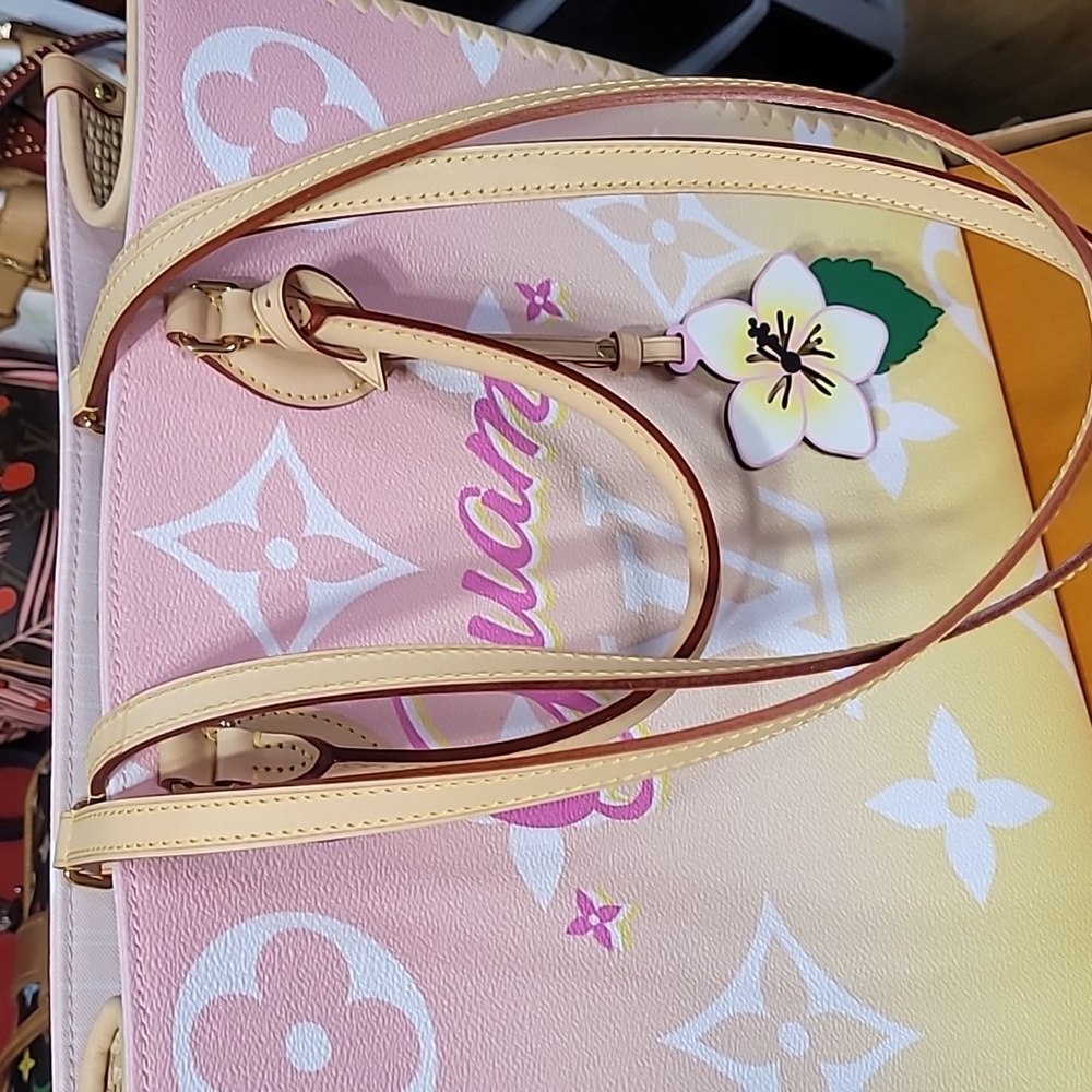 Louis Vuitton Onthego GM GUAM  Special  Edition  Collection New - Picture 10 of 16
